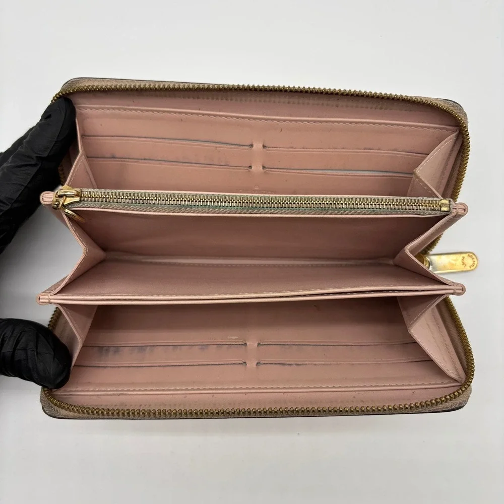 Louis Vuitton Zippy Wallet Monogram Vernis Beige Patent Leather M90419